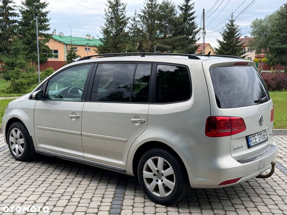 Volkswagen Touran - 9