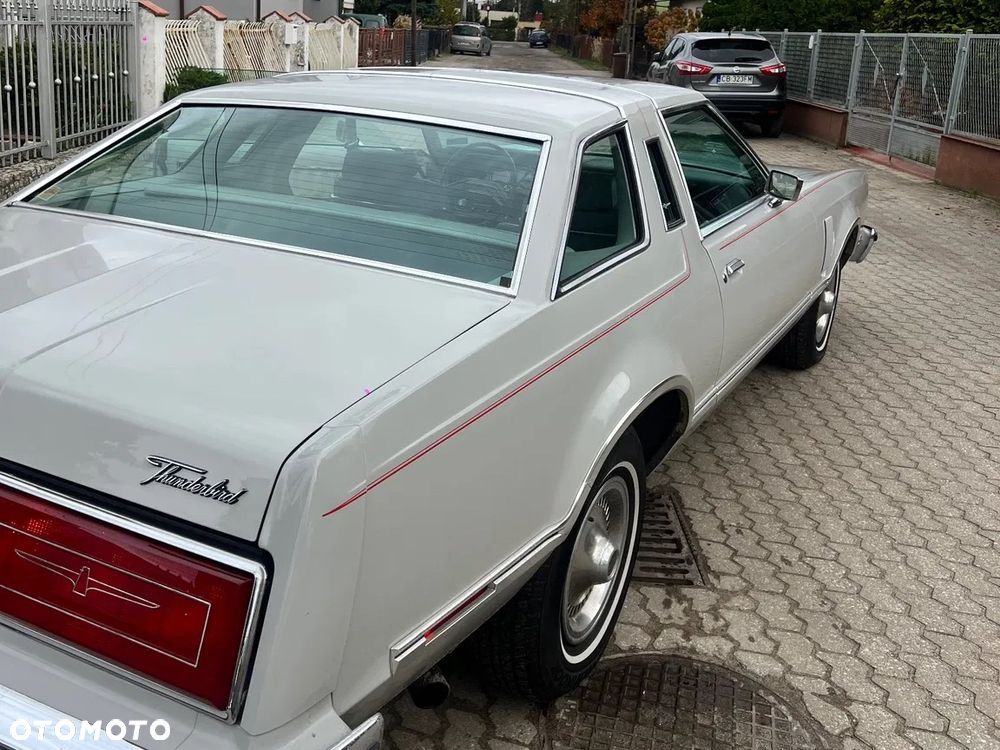 Ford Thunderbird - 5