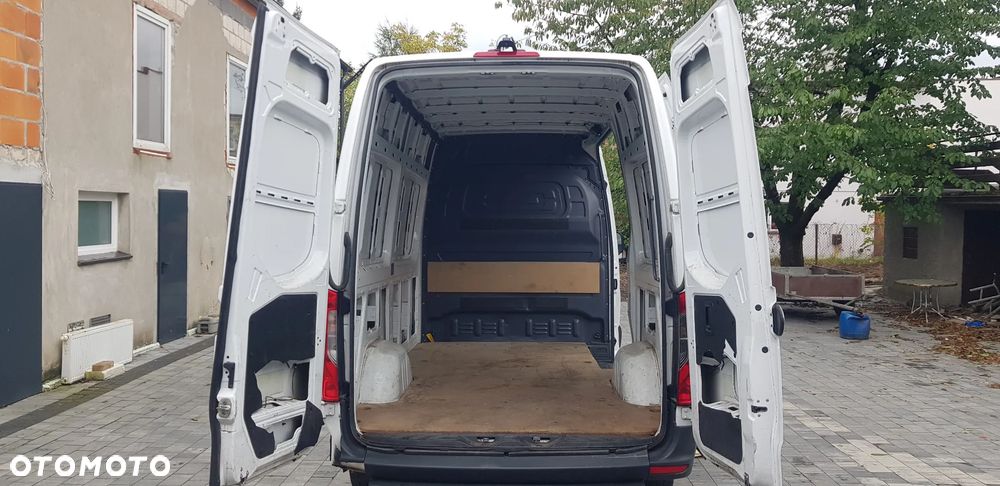 Mercedes-Benz Sprinter - 23