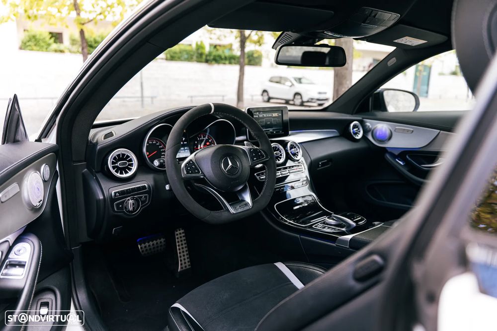 Mercedes-Benz C 63 AMG Standard - 22