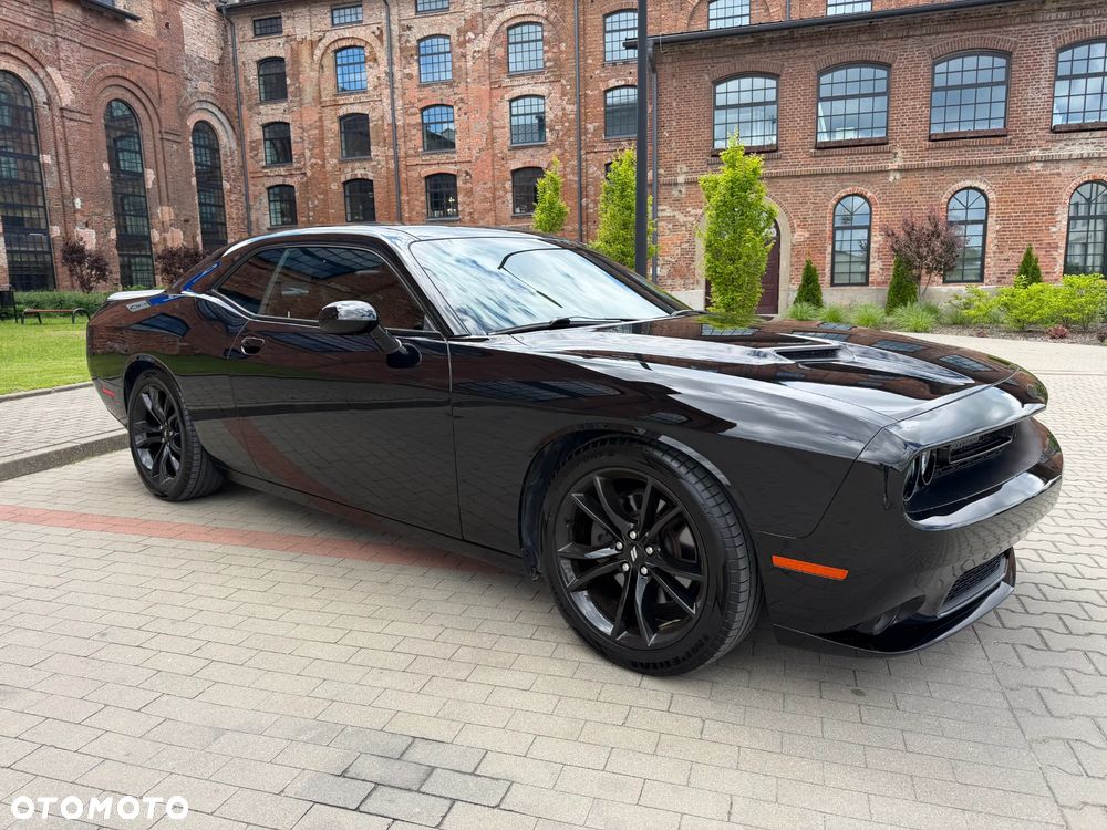 Dodge Challenger - 33