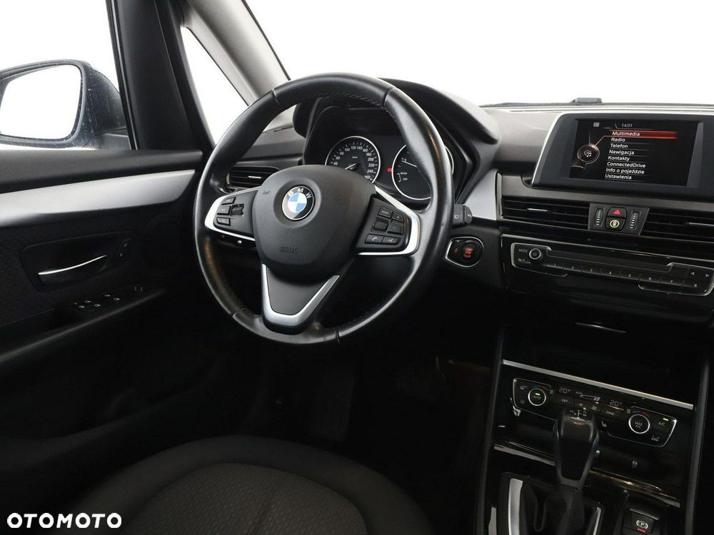 BMW Seria 2 218d - 17