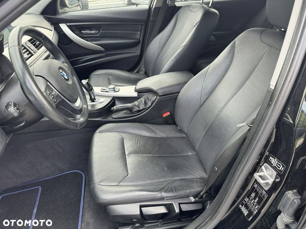 BMW Seria 3 318d Luxury Line - 26