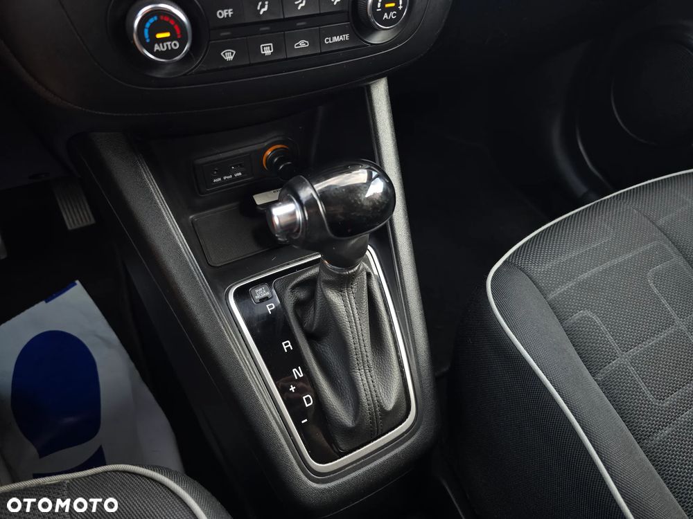 Kia Venga 1.6 CVVT Automatik UEFA EURO 2016 - 31