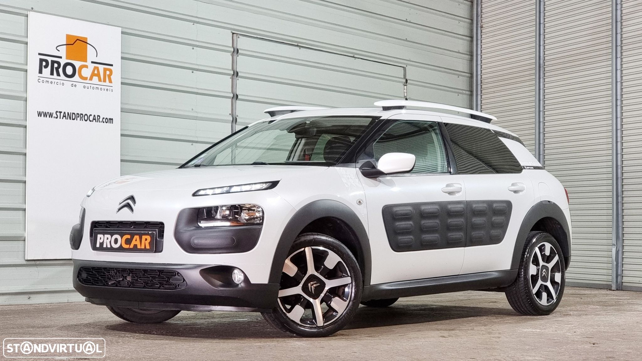 Citroën C4 Cactus 1.2 PureTech Shine EAT6 - 1