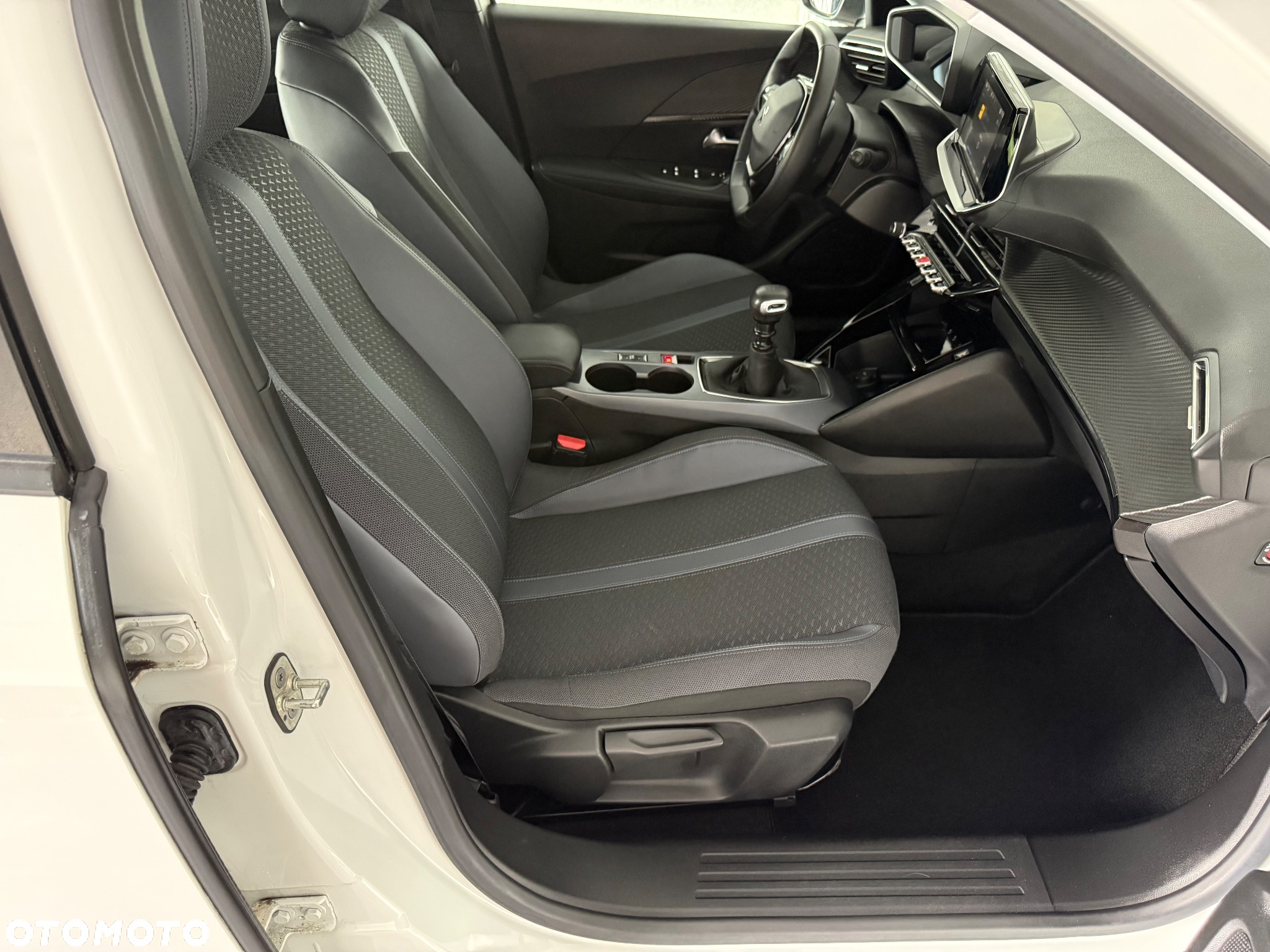 Peugeot 2008 1.5 BlueHDi Allure - 19