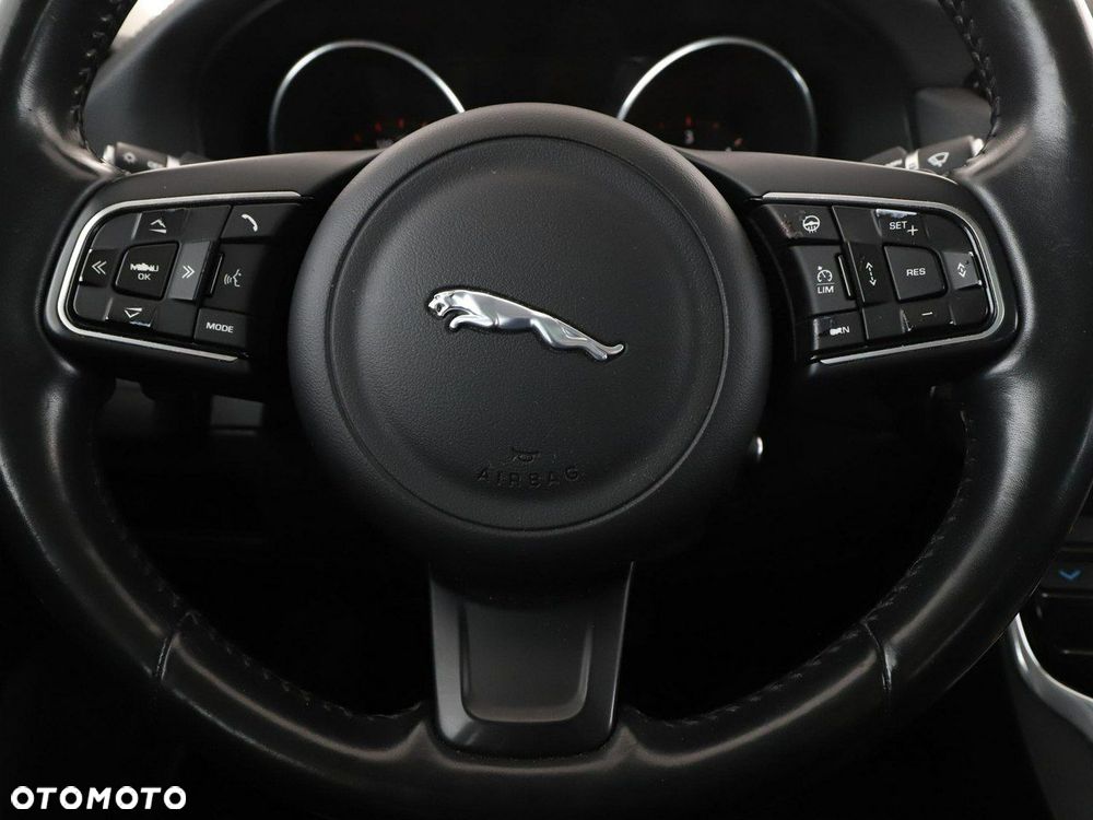 Jaguar XF 2.0 i4D Prestige - 22