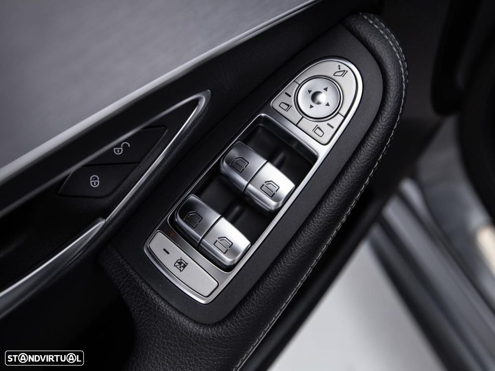 Mercedes-Benz C 300 de AMG Line - 16