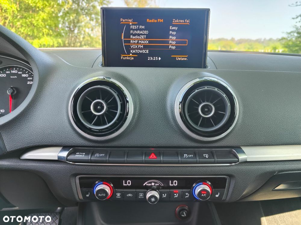 Audi A3 Sportback 2.0 TDI (clean diesel) quattro S tronic S line Sportpaket - 16