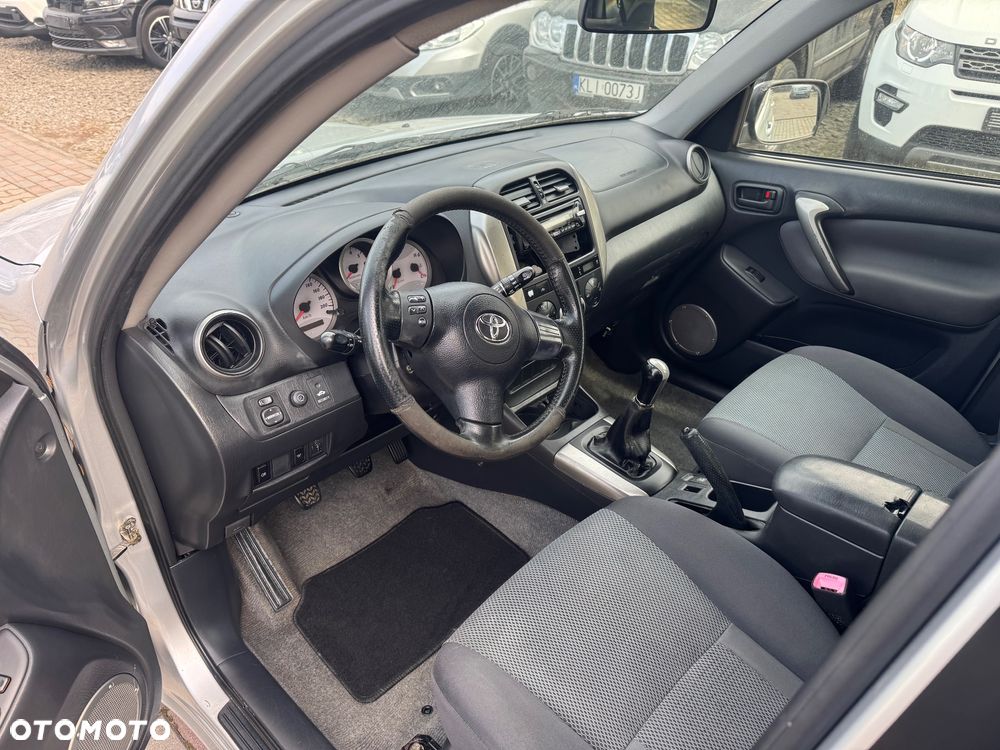 Toyota RAV4 D-4D 4x4 - 9