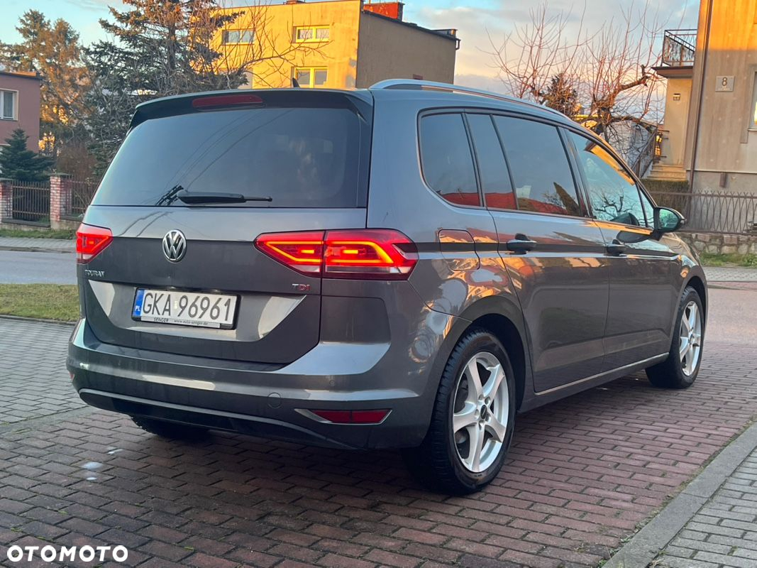 Volkswagen Touran 1.6 TDI SCR BlueMotion Technology DSG Comfortline - 4