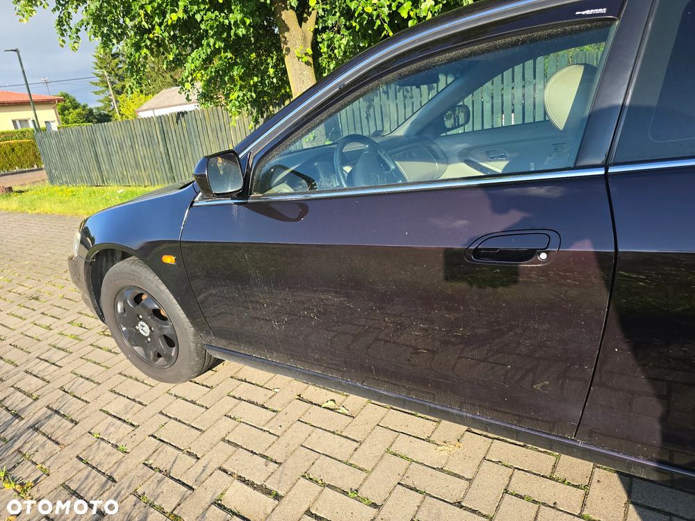 Honda Accord 2.0i ES - 4