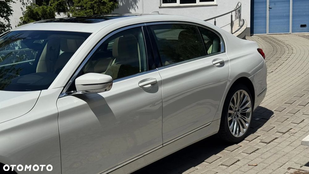 BMW Seria 7 750Li xDrive - 3