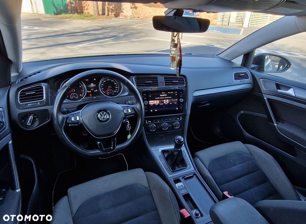 Volkswagen Golf 1.4 TSI BMT Comfortline - 17