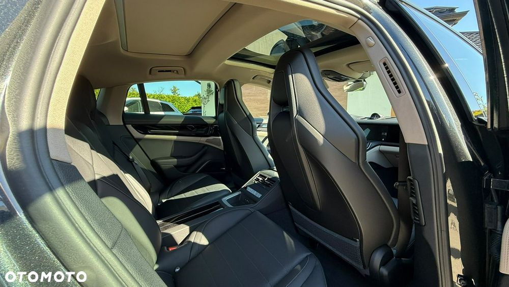 Porsche Panamera 4 - 22