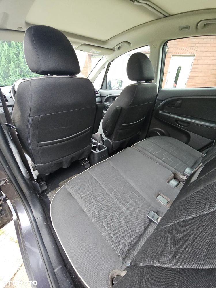 Kia Venga - 17