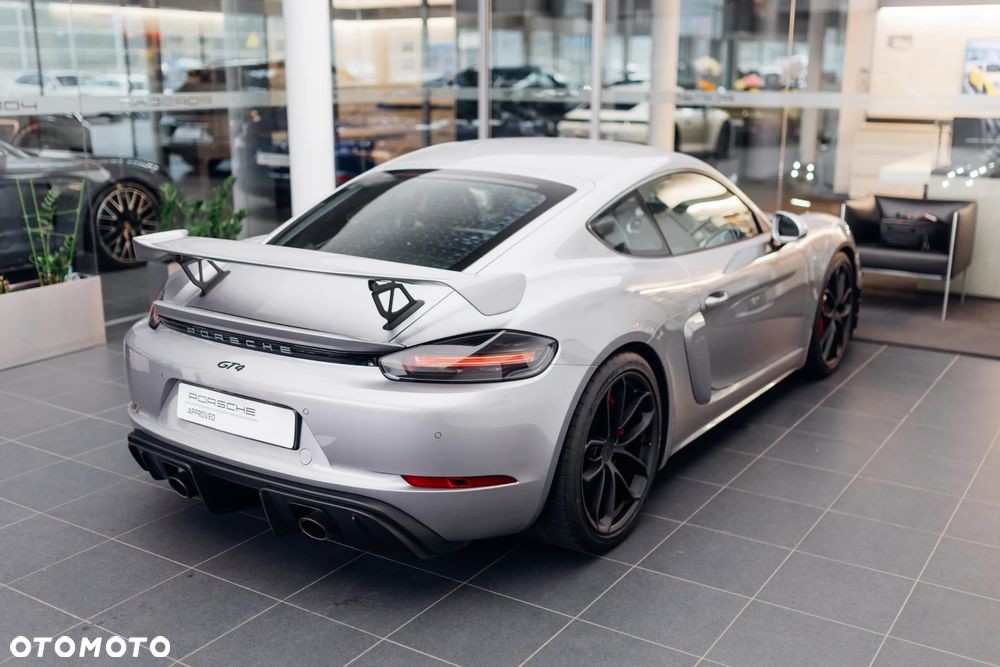 Porsche 718 Cayman - 17