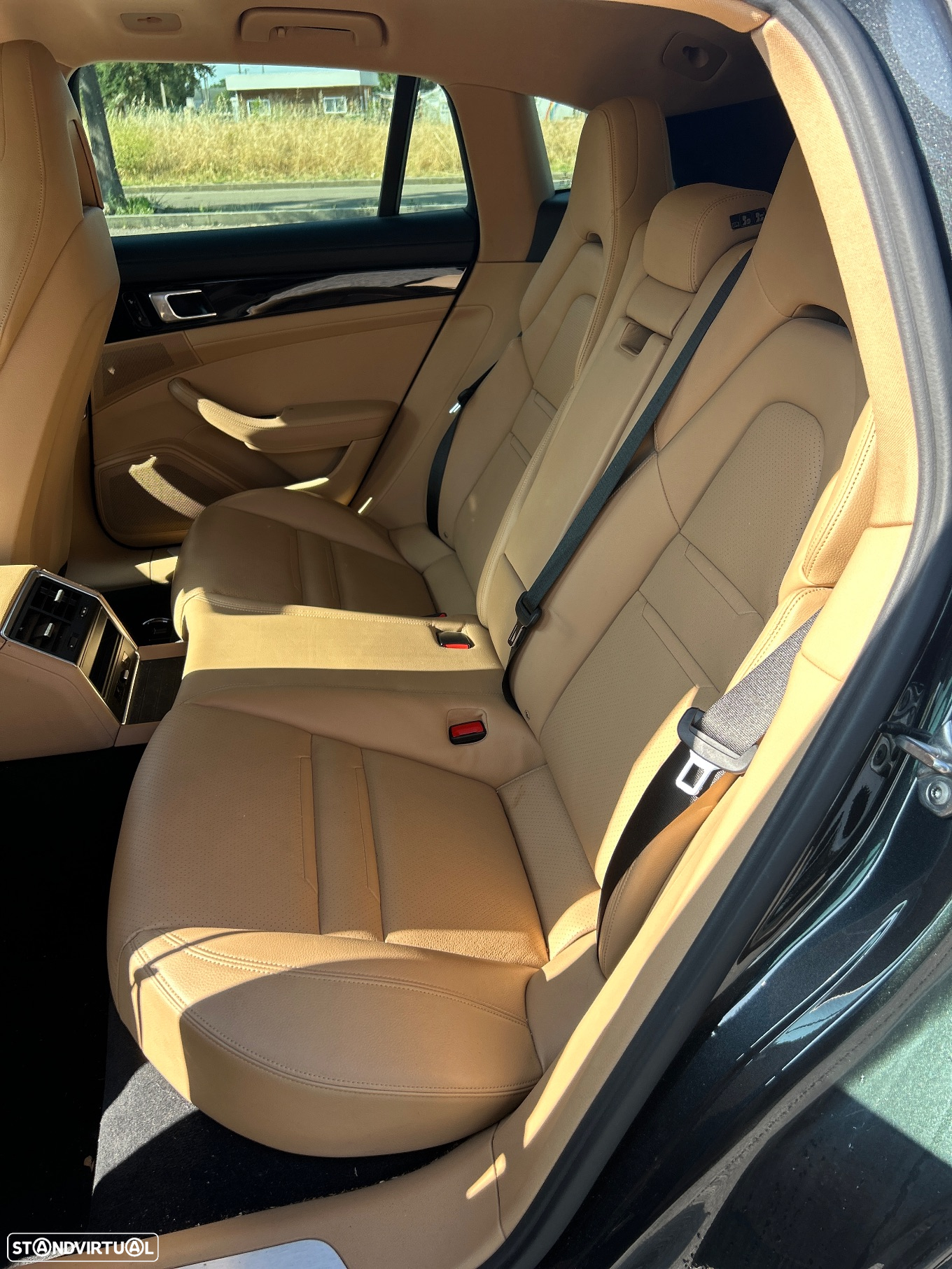 Porsche Panamera Sport Turismo 4 E-Hybrid - 11