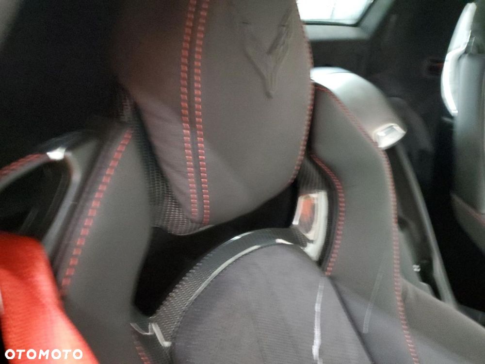 Chevrolet Corvette - 11