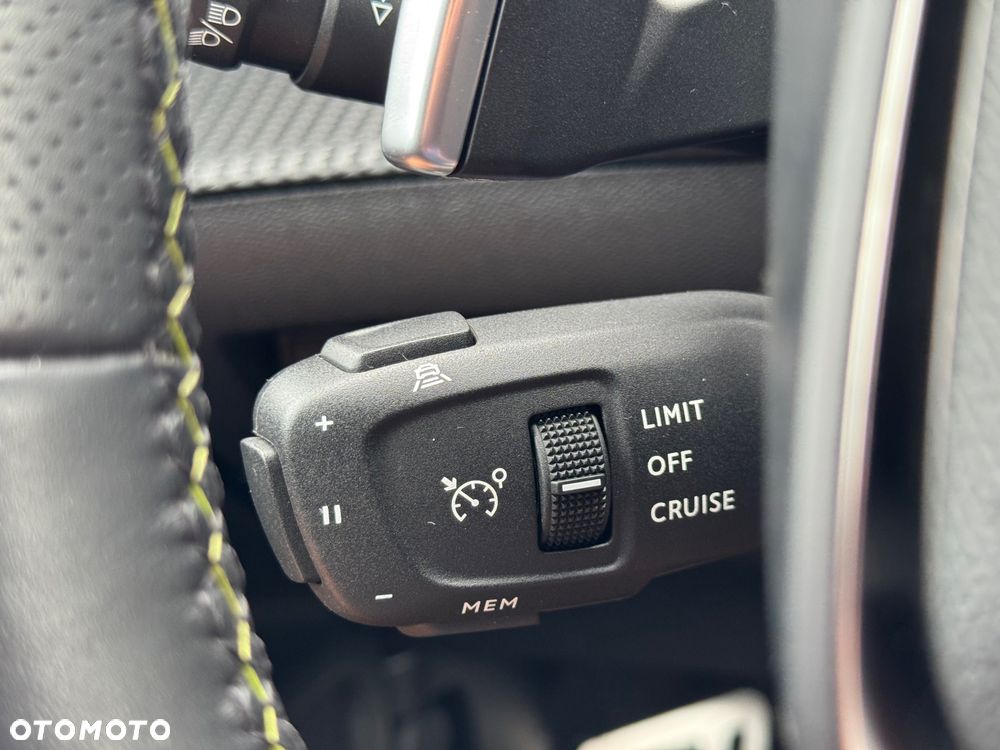 Peugeot 2008 PureTech 130 EAT8 GT - 34