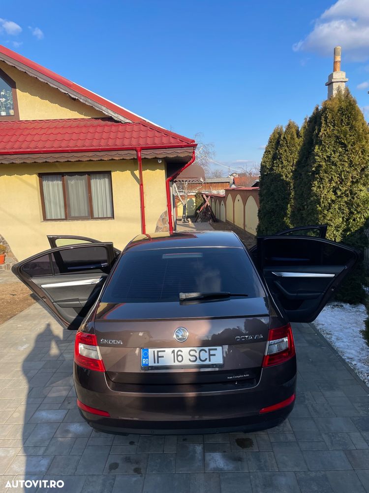 Skoda Octavia 1.6 TDI STYLE DSG - 7