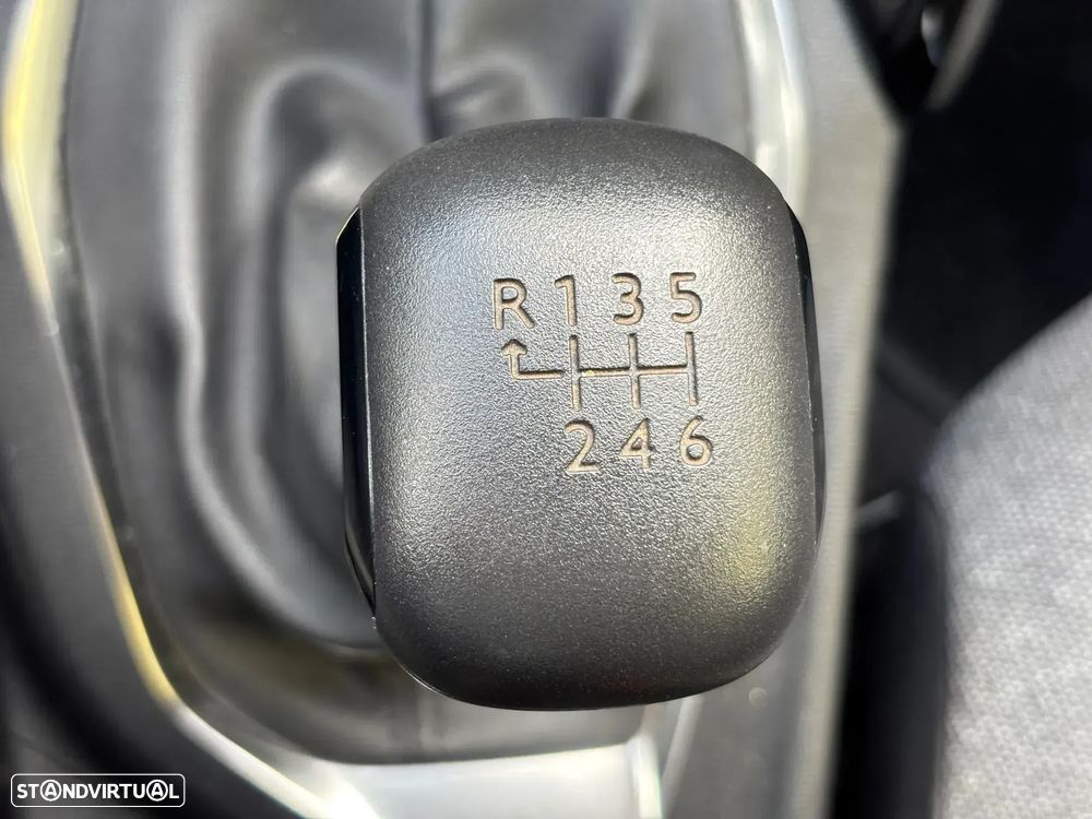 Peugeot 208 1.2 PureTech Active Pack - 27