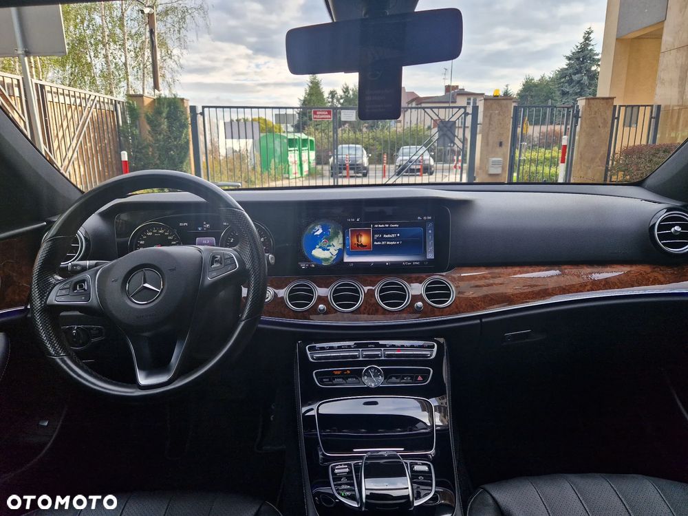Mercedes-Benz Klasa E 300 9G-TRONIC AMG Line - 8
