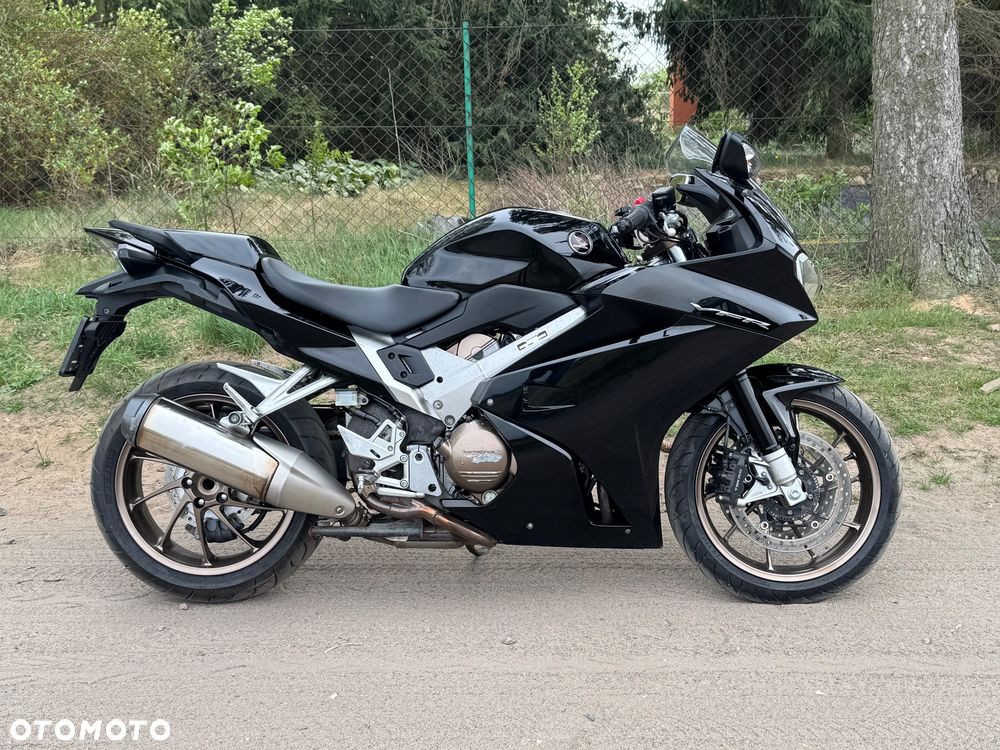 Honda VFR - 2