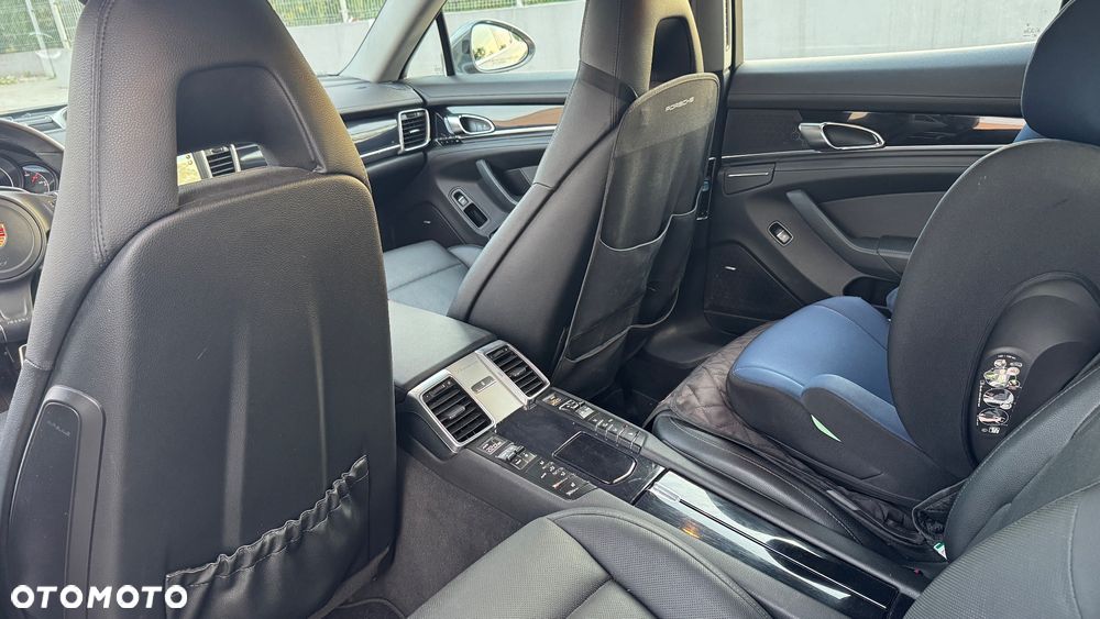 Porsche Panamera 4S - 14