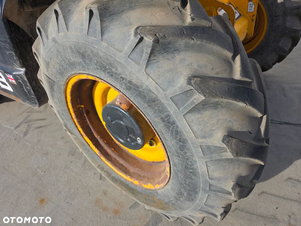 JCB 531-70 jak MT 732 BC55 - 12