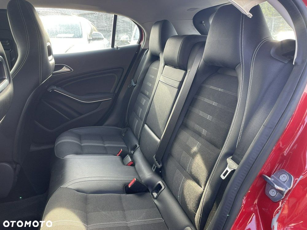 Mercedes-Benz GLA 200 (CDI) d 4Matic 7G-DCT Style - 15