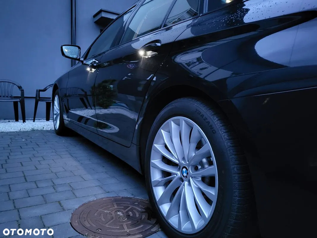 BMW Seria 5 520d Sport Line - 17