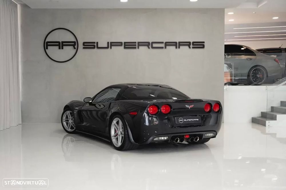 Chevrolet Corvette - 14