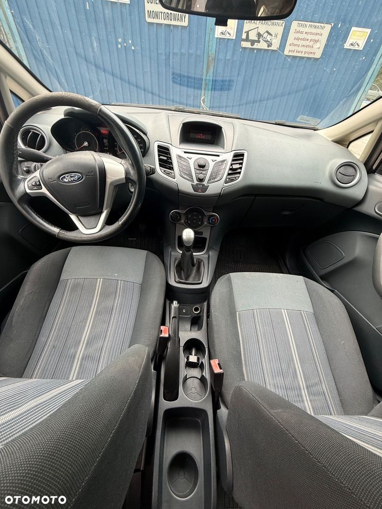 Ford Fiesta - 2