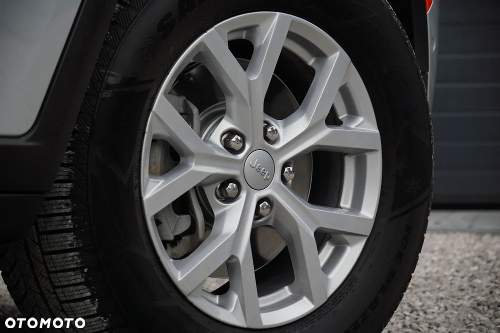 Jeep Grand Cherokee - 20