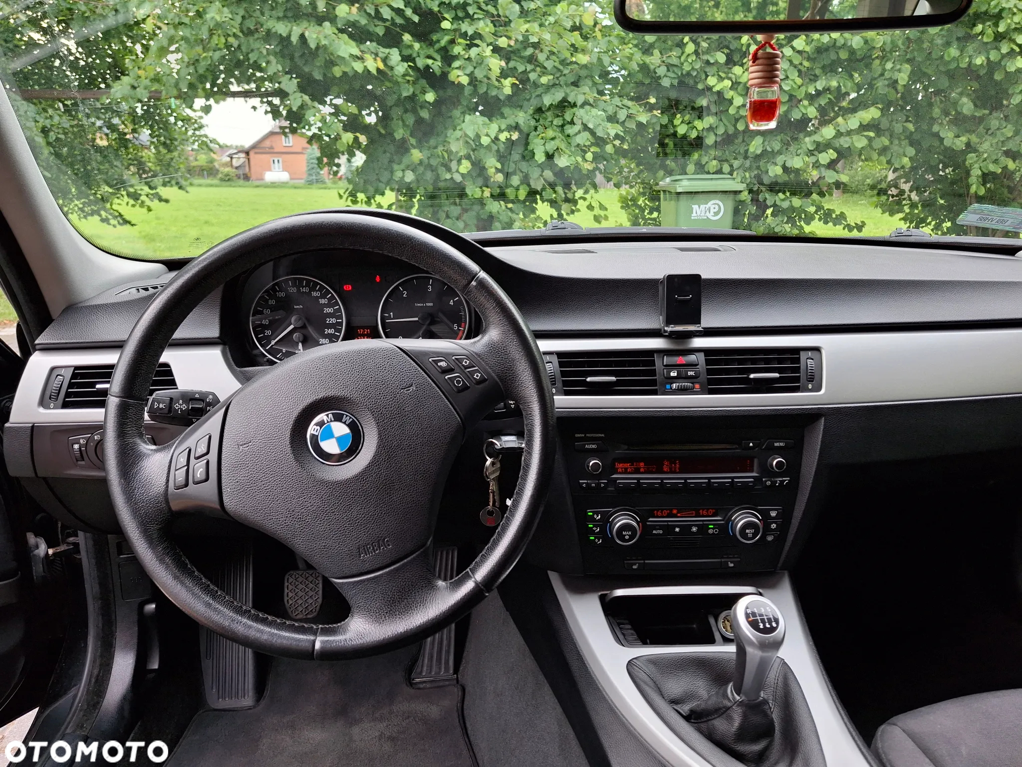 BMW Seria 3 318d - 15