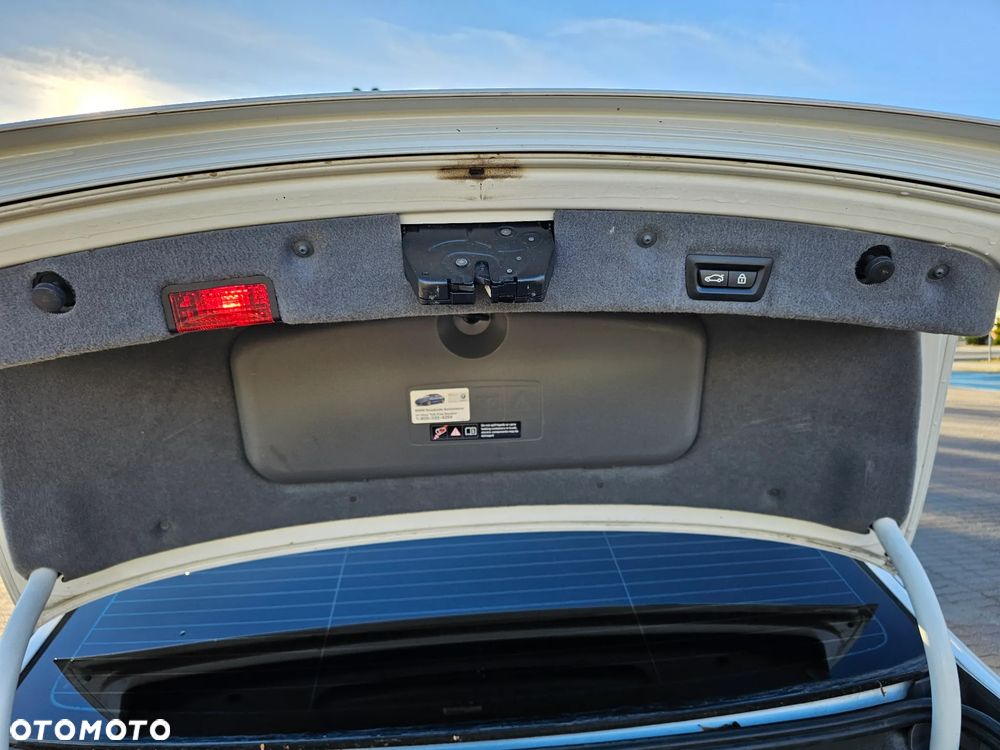 BMW Seria 7 750Li xDrive - 26
