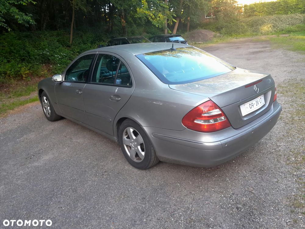 Mercedes-Benz Klasa E - 9