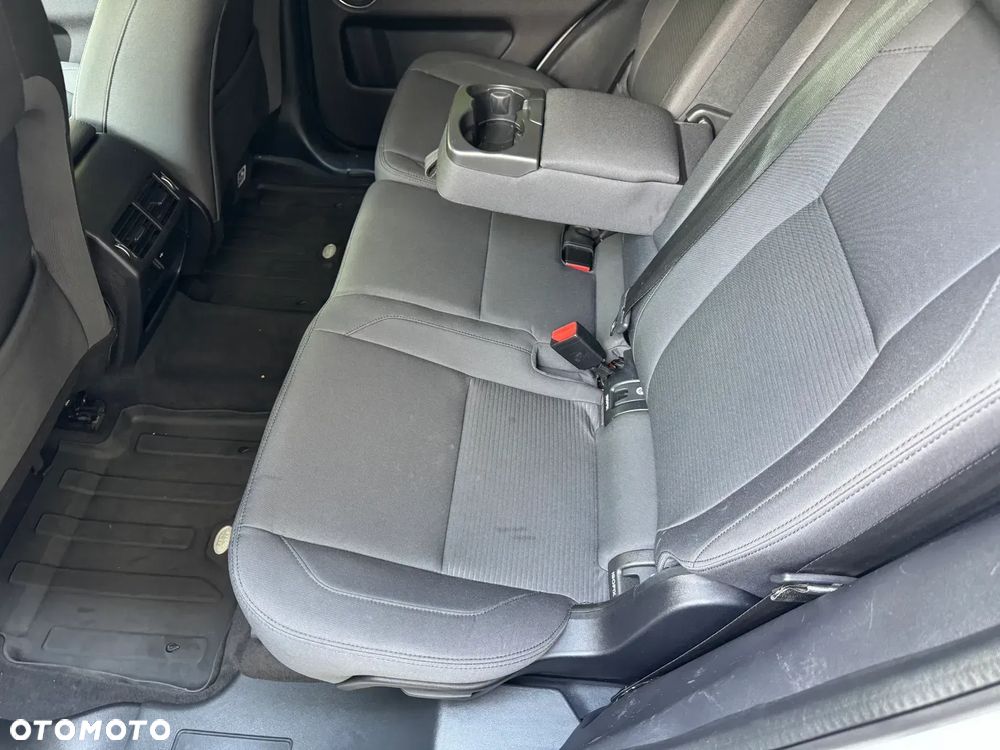 Land Rover Discovery Sport - 8