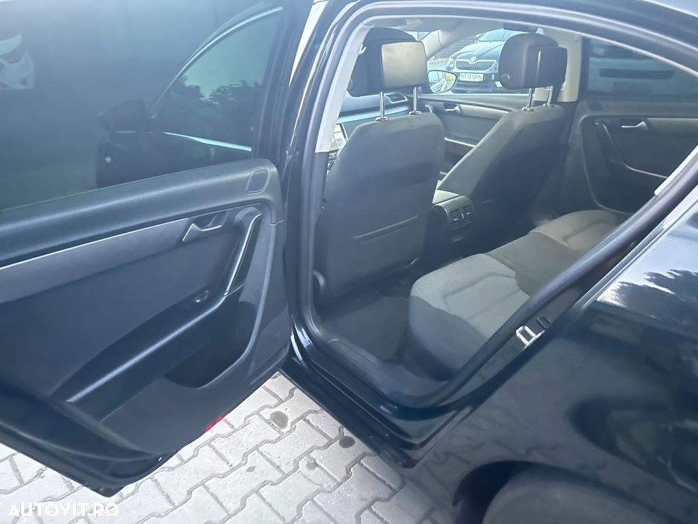 Volkswagen Passat - 17