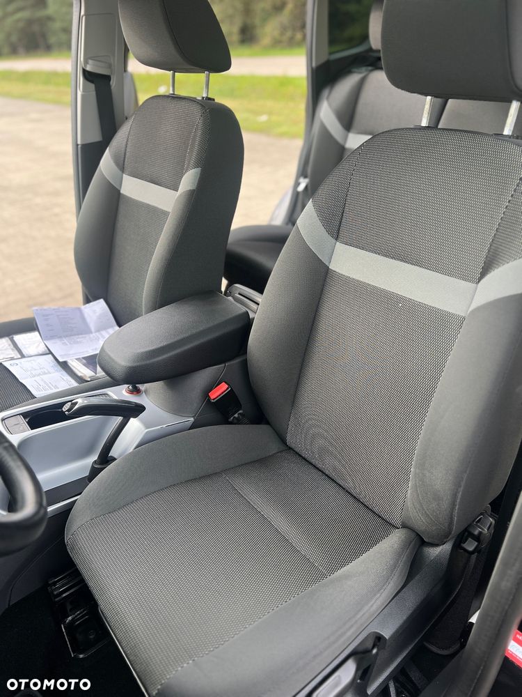 Ford Kuga 2.0 TDCi 2x4 Champions Edition - 10