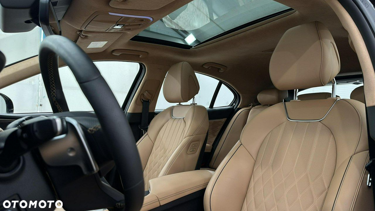 Genesis G70 - 10
