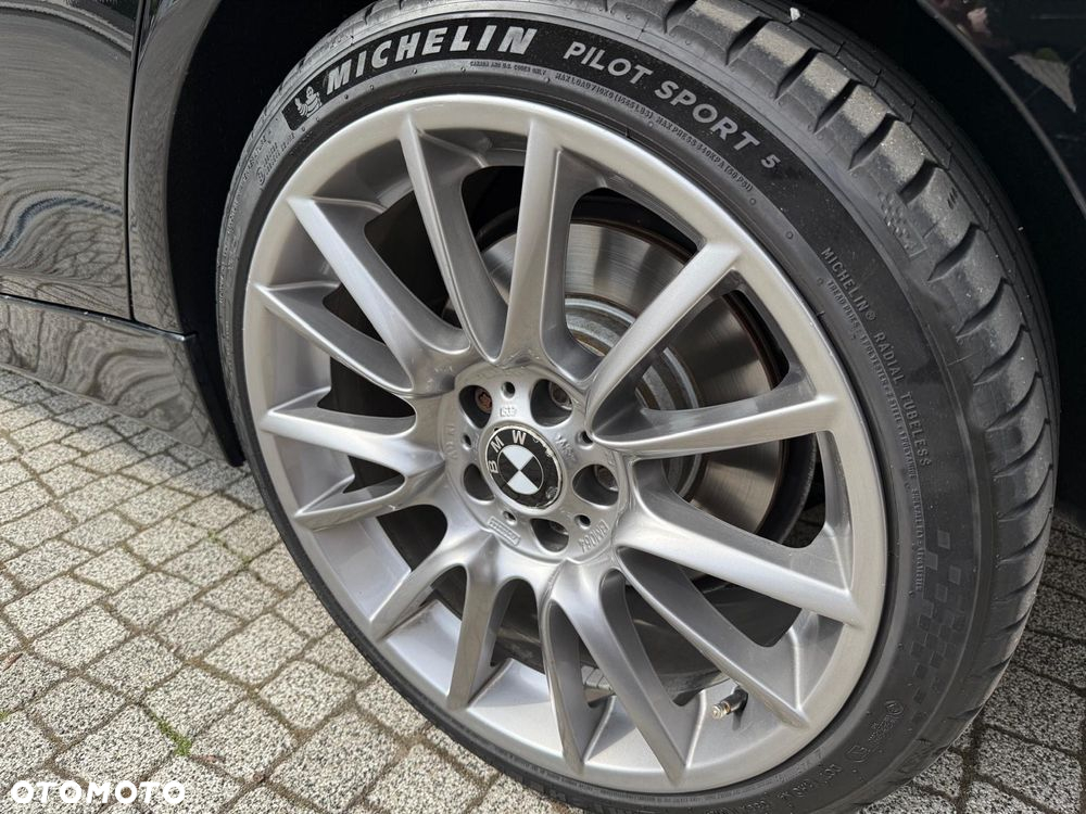BMW Seria 3 335i Touring Sport Line - 31