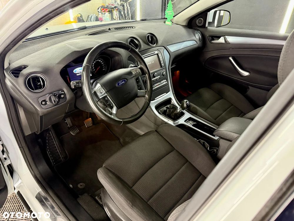 Ford Mondeo - 12