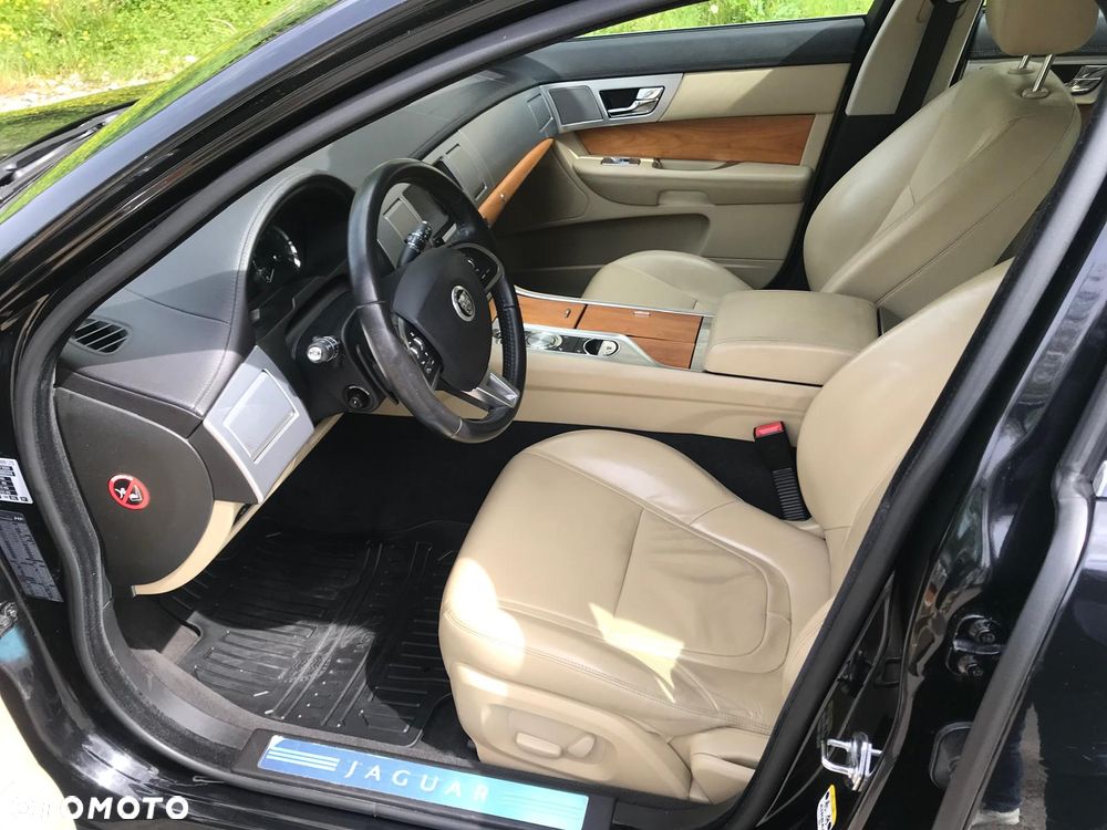 Jaguar XF - 4