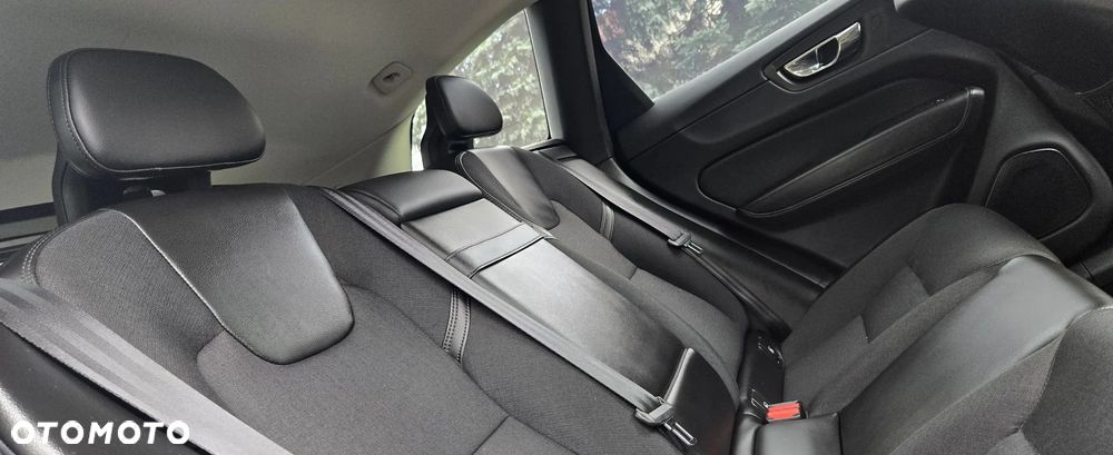Volvo XC 60 D4 Momentum Pro - 12