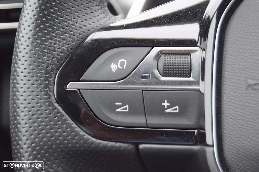 Peugeot 3008 1.6 Hybrid GT e-EAT8 - 17
