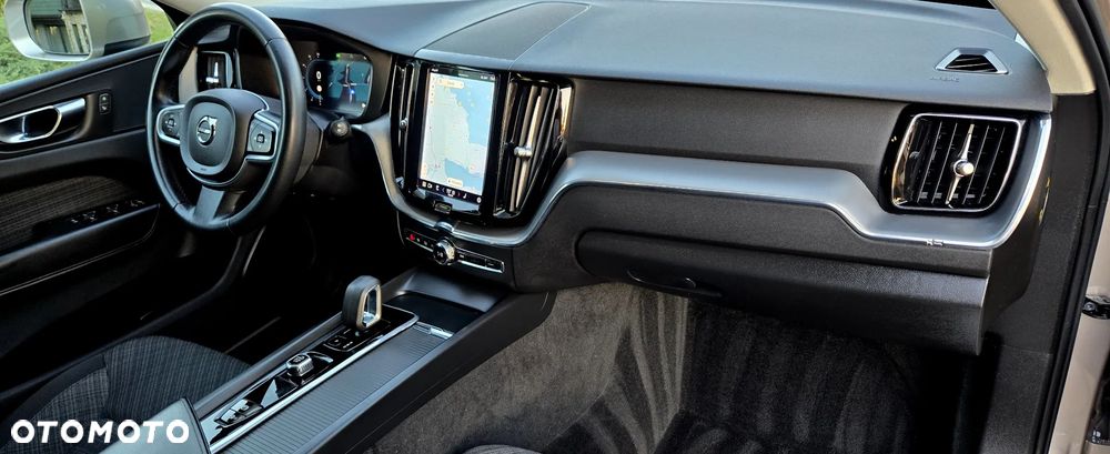 Volvo XC 60 B4 D Geartronic Momentum Pro - 16