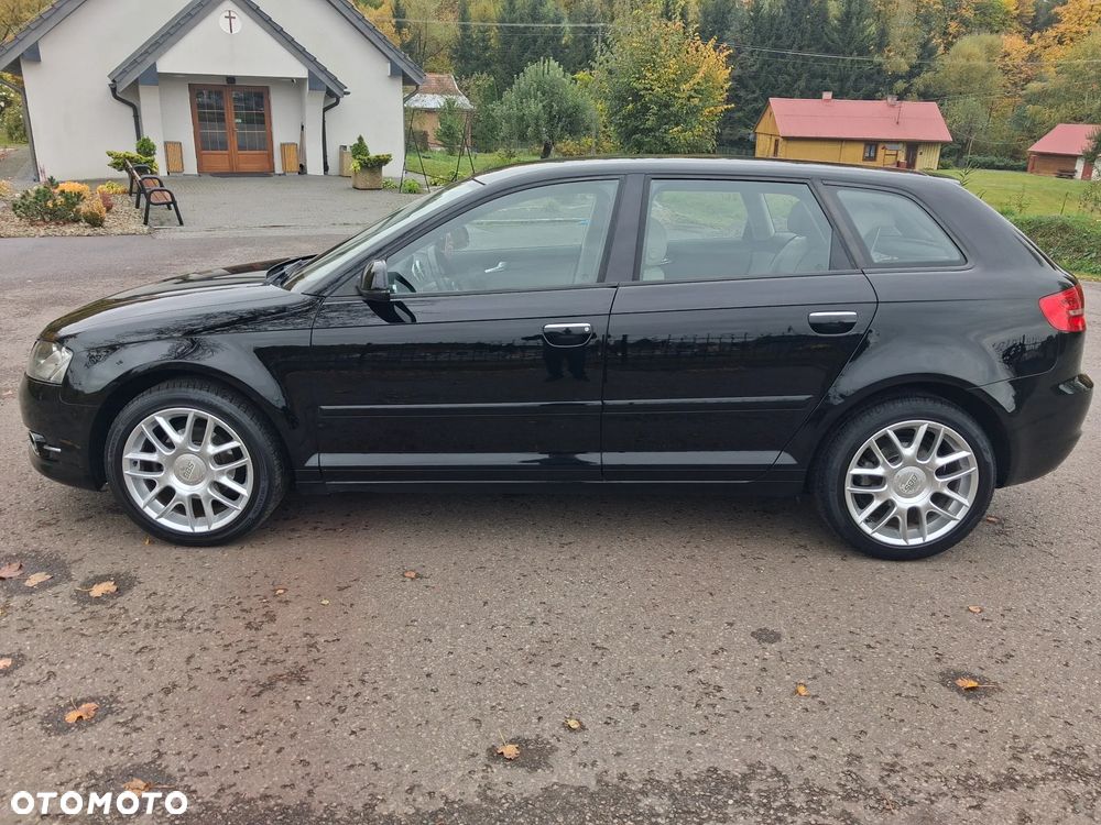 Audi A3 Sportback 2010 photo 5