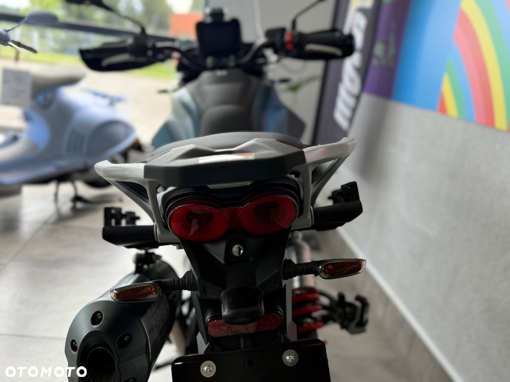 Moto Guzzi V85 - 18